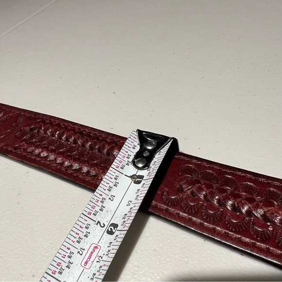 Mexican tooled leather belt - Picture 10 of 13